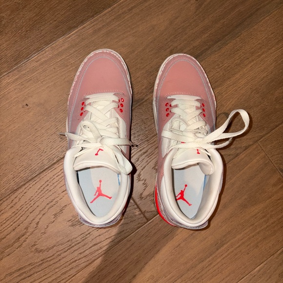 Women's Air Jordan 3 Retro - Picture 2 of 8